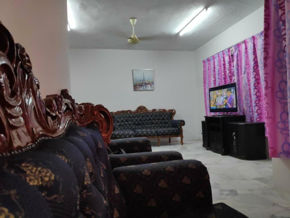 Homestay Pd Порт-Діксон Екстер'єр фото